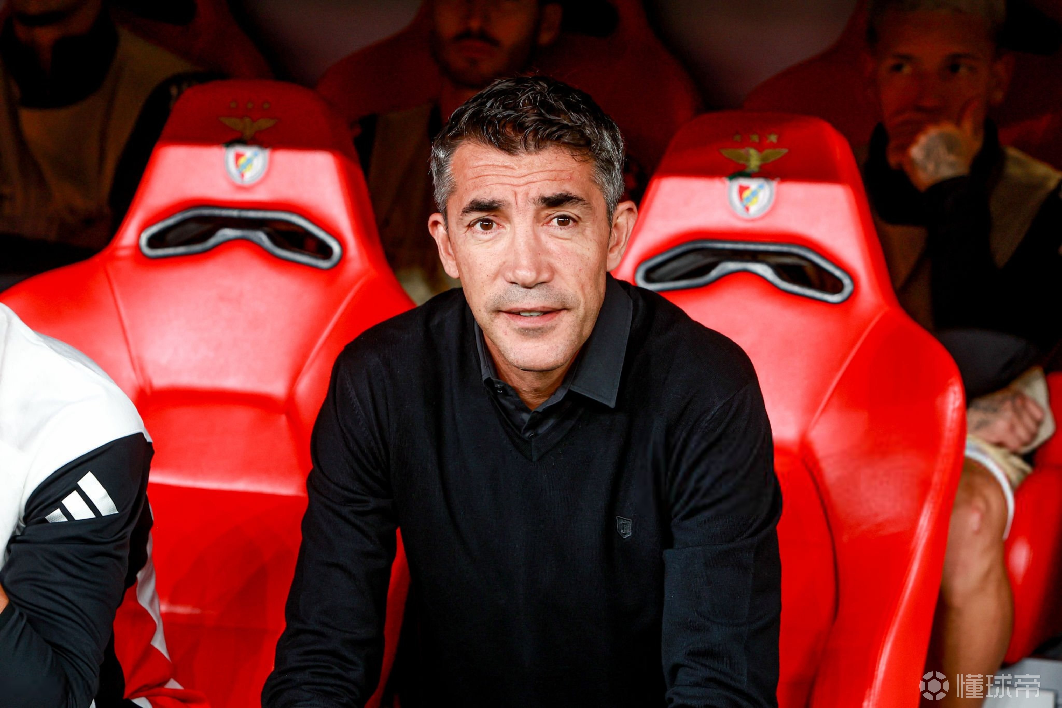 包含赛地聚焦：欧篮联转会期热度飙升，本菲卡主帅复盘，震撼外界，团队化学反应显著的词条