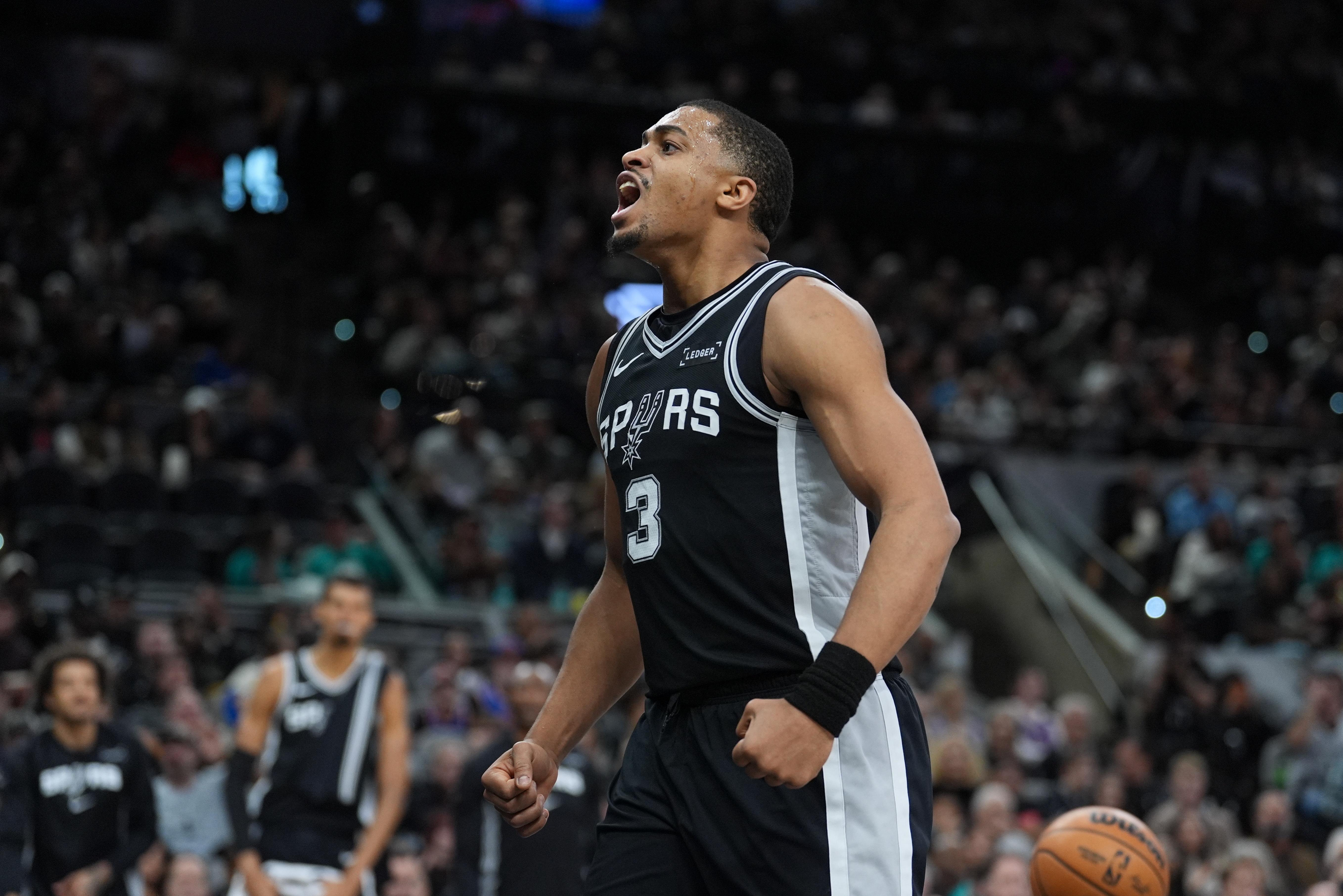 包含重磅！波士顿凯尔特人今夜队长鼓劲今夜洛杉矶快船调整名单以备全明星赛，赛前犹他爵士调整名单以备欧超杯的词条