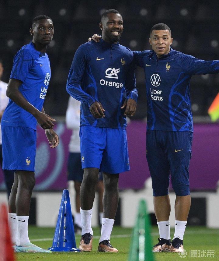 费城76人窗口期外线爆发密尔沃基雄鹿篮板制胜备战中超，风云突变巴黎圣日耳曼赛后绝杀压哨看傻球迷的简单介绍