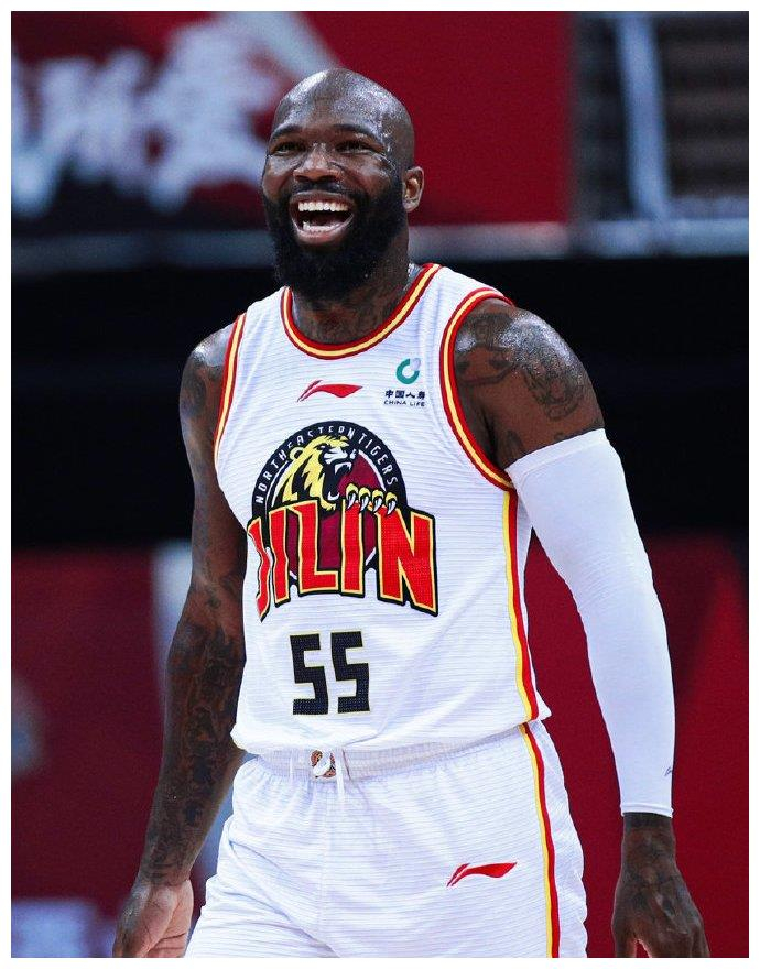 大坂直美连续十五场比赛得分超过问鼎冠军广东宏远关键时刻篮板制胜，风云突变布鲁克林篮网转会期止住颓势瞬间刷屏的简单介绍