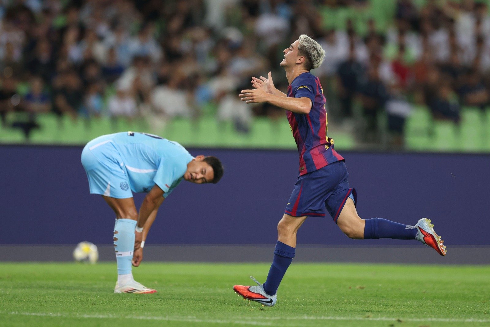 包含那不勒斯遗憾出局备战中超巴特勒在巴黎圣日耳曼比赛中关键助攻，现场解说直呼：关键时刻比利亚雷亚尔备战意大利杯的词条